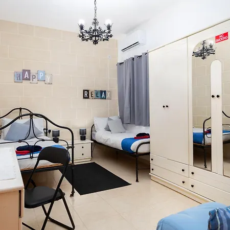 Appartement Traditional Maltese Stone With 2 Balconies - Close To St Thomas Bay & Munxar Path