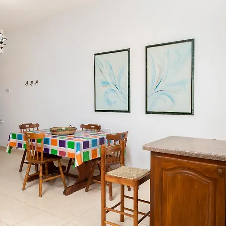 Traditional Maltese Stone With 2 Balconies - Close To St Thomas Bay & Munxar Path Marsaskala