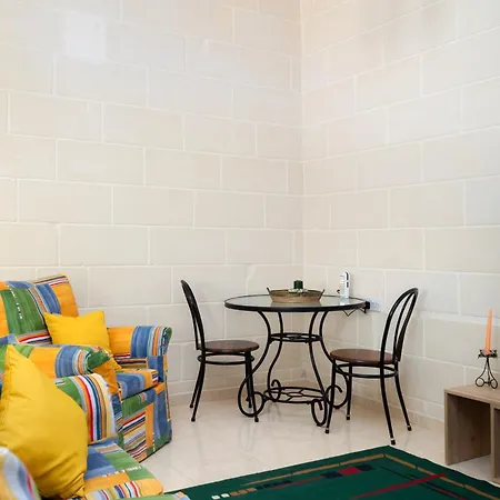 Traditional Maltese Stone With 2 Balconies - Close To St Thomas Bay & Munxar Path * Marsaskala