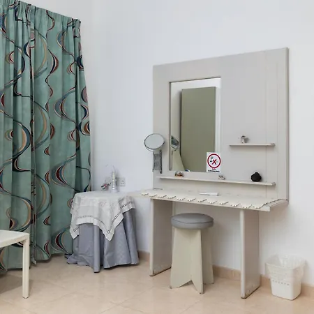 Traditional Maltese Stone With 2 Balconies - Close To St Thomas Bay & Munxar Path * Marsaskala