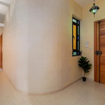 Traditional Maltese Stone With 2 Balconies - Close To St Thomas Bay & Munxar Path