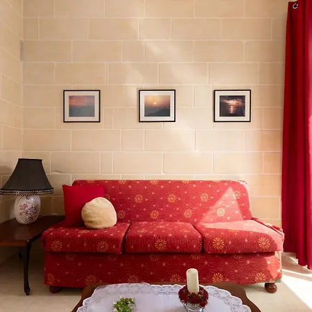 Traditional Maltese Stone With 2 Balconies - Close To St Thomas Bay & Munxar Path Διαμέρισμα Marsaskala