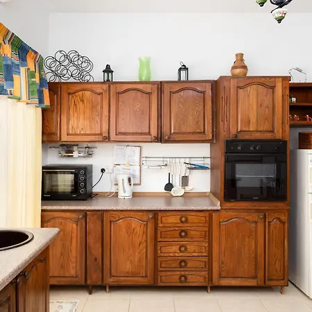 Traditional Maltese Stone With 2 Balconies - Close To St Thomas Bay & Munxar Path * 马尔萨斯卡拉